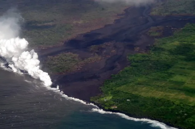 lava steam kilauea