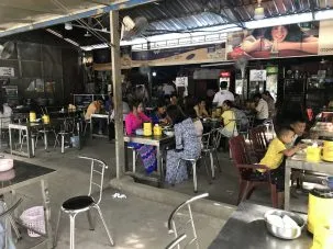 6lunch 303x227.jpg