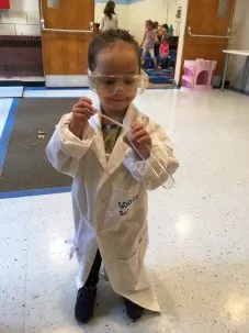 kid dressed as scientist