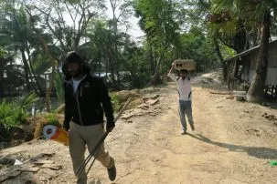 4.2walkingtosite 303x202.jpg