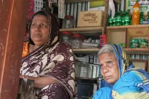 4.8teawomen 303x202.jpg