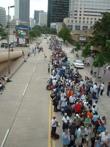 People lining up for shelter in Superdome in New Orleans 227x303.jpg