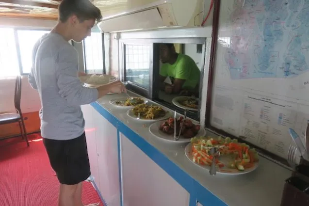 2.lunch  637x425.jpeg