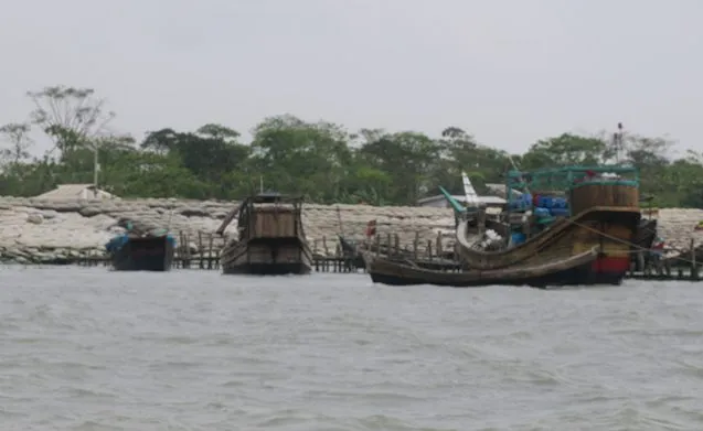 4.BoatsEmbankment 637x391.jpeg
