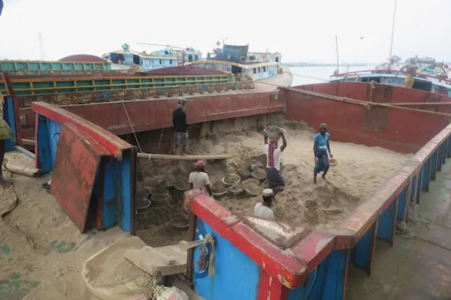 5.1SandBarge 637x425.jpeg