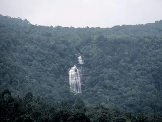 5.Waterfall 637x478.jpeg