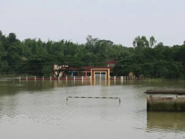 5.floodedschool 637x478.jpeg